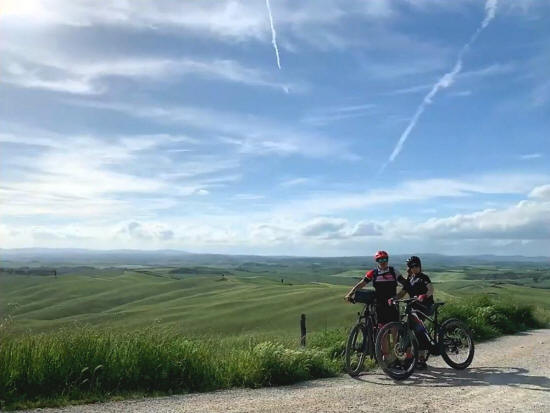 Crete Senesi e-bike tour